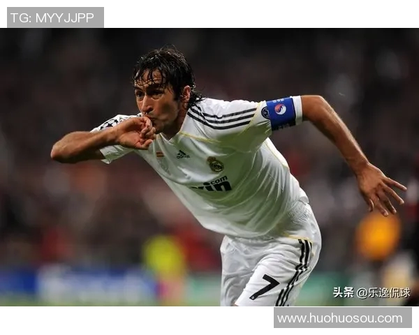 足球右前锋的传奇球星们如何在赛场上展现无与伦比的速度与技巧