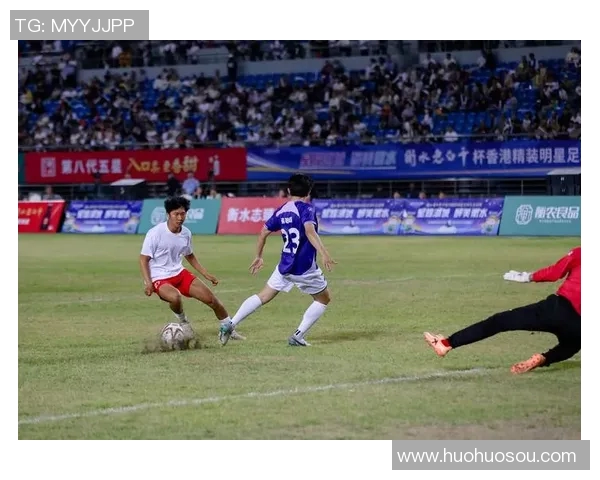 足球明星亲自建模直播揭秘背后的训练与生活趣事